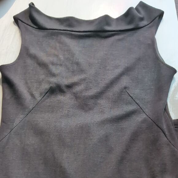 Quin Donnelly Black Cowl Neck Back  Vneck Sleeveless Dress. M - Picture 4 of 11
